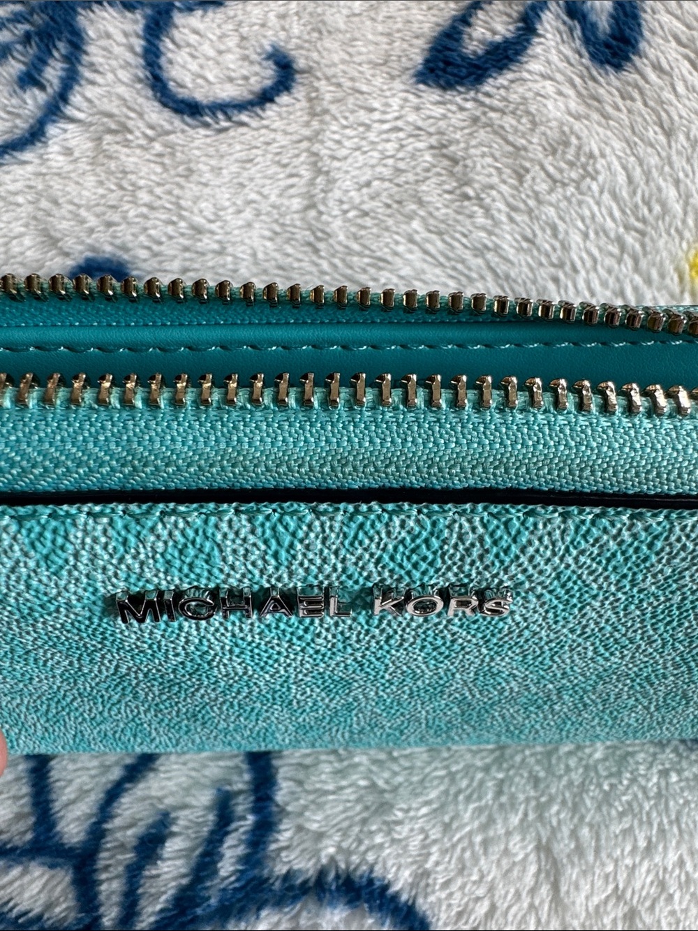 Michael Kors Wristlet/Wallet - Picture 10 of 10